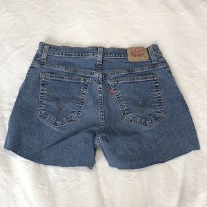 Levi’s cut off shorts 550